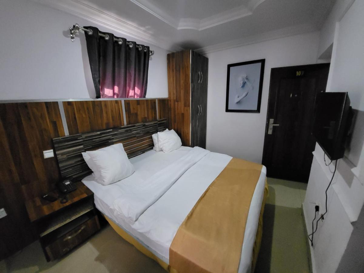 Villa Palazzo Hotel And Apartments Ikeja Ngoại thất bức ảnh